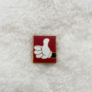 Disney 2002 Mickey thumbs up pin